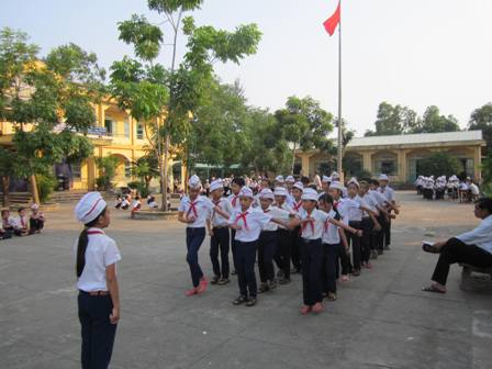 Liên đội trường TH Ngô Quyền tổ chức sinh hoạt kỉ niệm 82 năm ngày thành lập Đoàn TNCS Hồ Chí Minh
